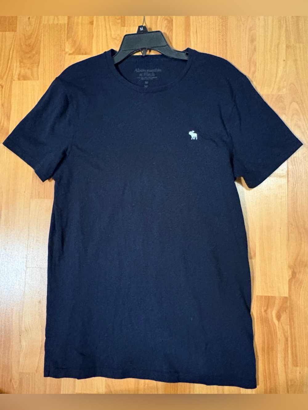 🔥Men’s Abercrombie & Fitch Navy Blue Short Sleeve White Moose Logo Tee Sz M